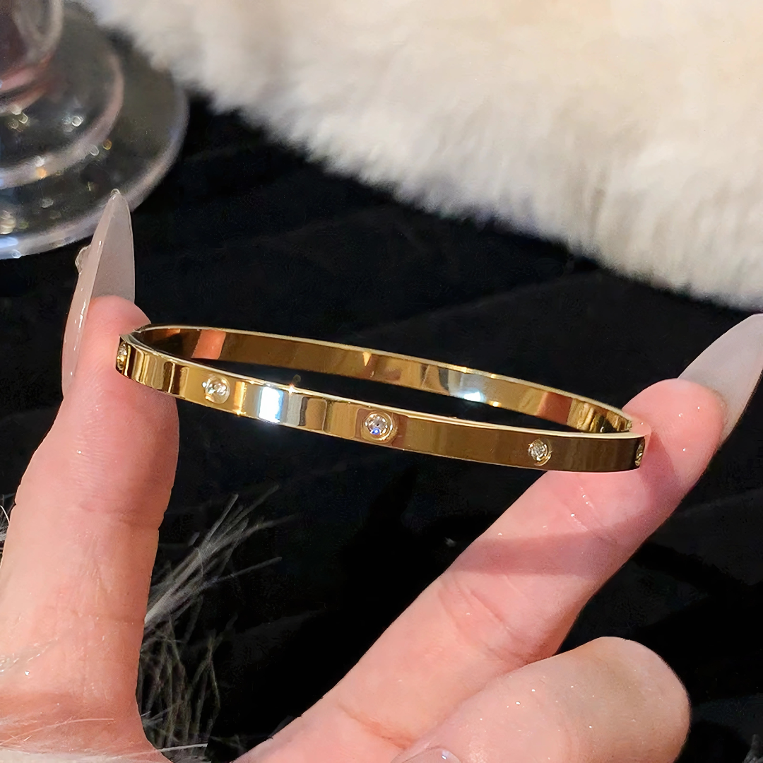 Luxury Titanium Gold Plated H Letter Bracelet for Women