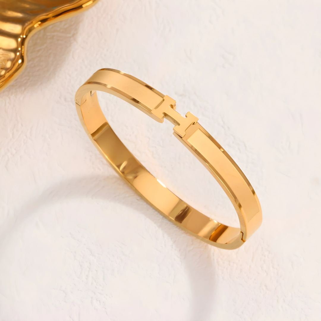 Luxury Titanium Gold Plated H Letter Bracelet for Women
